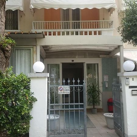 Hotel Manolita Ρίμινι Εξωτερικό φωτογραφία
