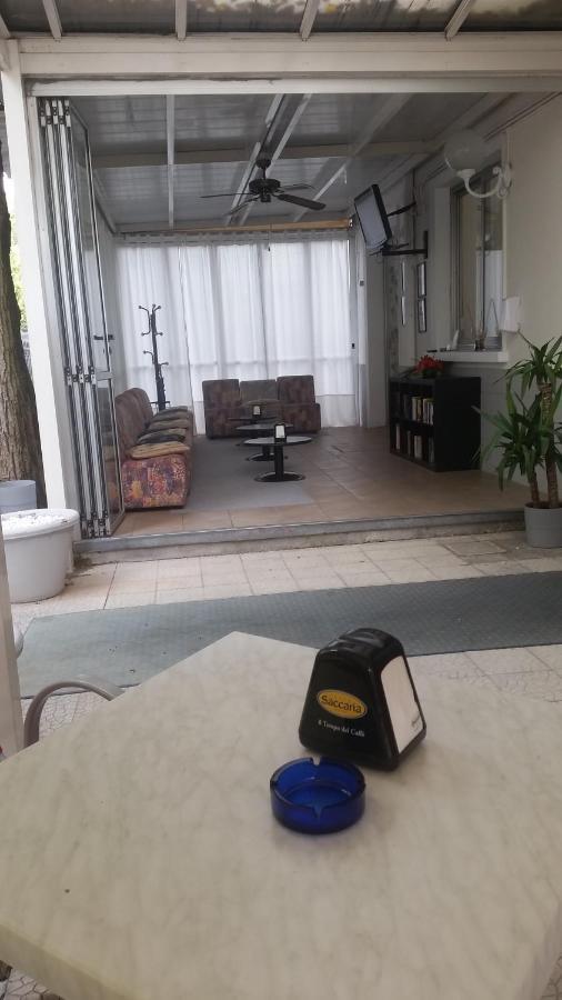Hotel Manolita Ρίμινι Εξωτερικό φωτογραφία