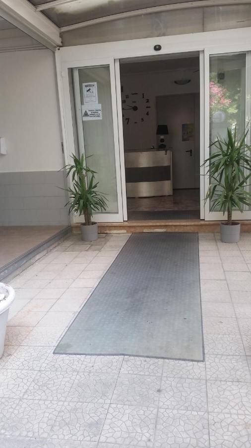 Hotel Manolita Ρίμινι Εξωτερικό φωτογραφία