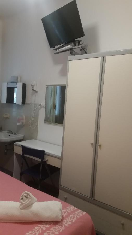 Hotel Manolita Ρίμινι Εξωτερικό φωτογραφία