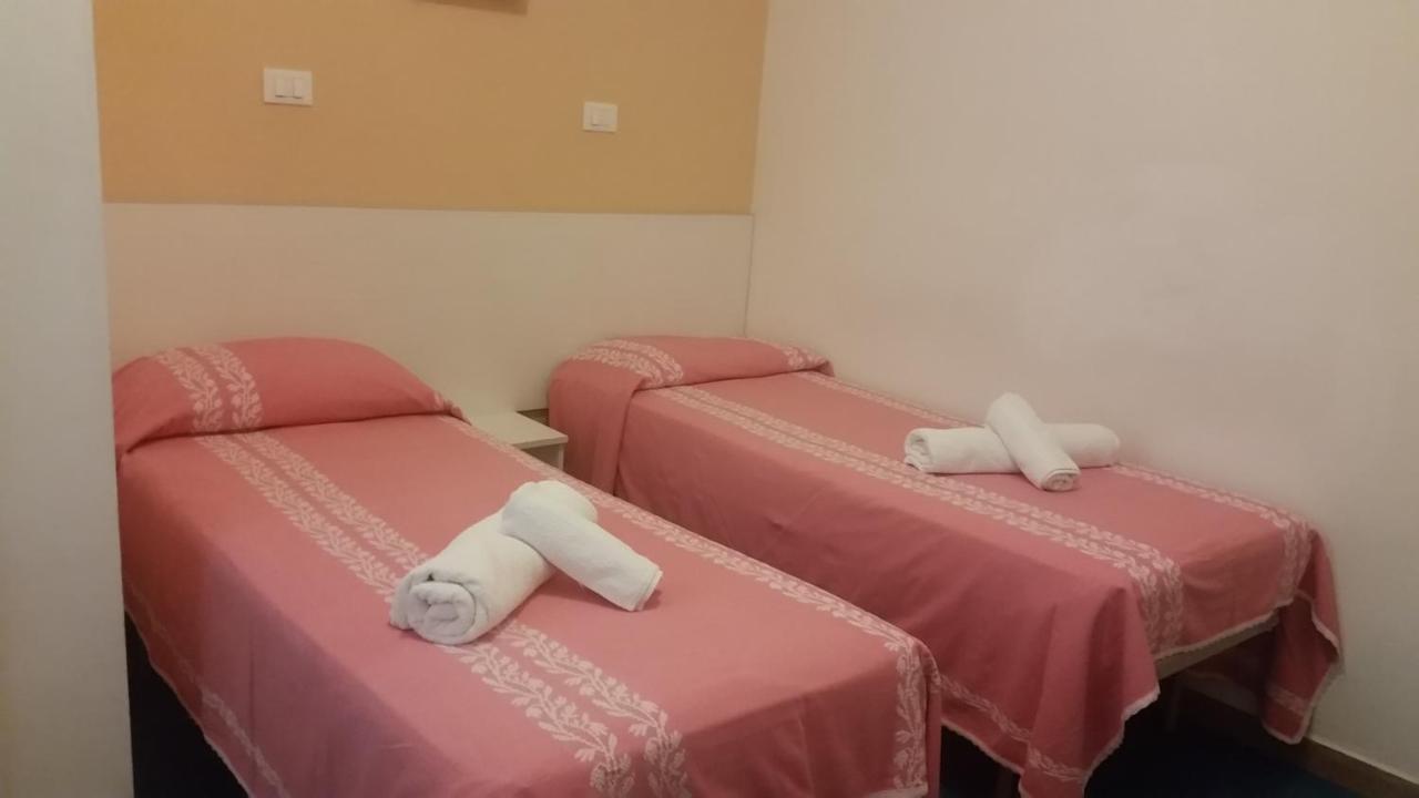 Hotel Manolita Ρίμινι Εξωτερικό φωτογραφία