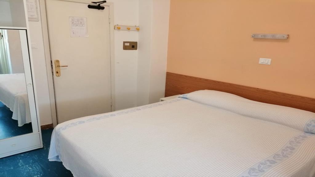 Hotel Manolita Ρίμινι Εξωτερικό φωτογραφία