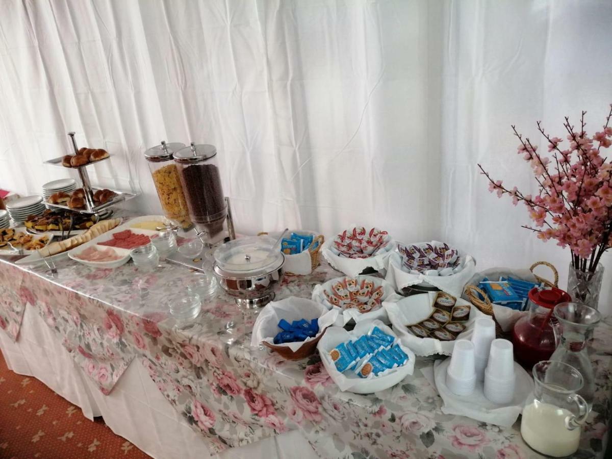 Hotel Manolita Ρίμινι Εξωτερικό φωτογραφία