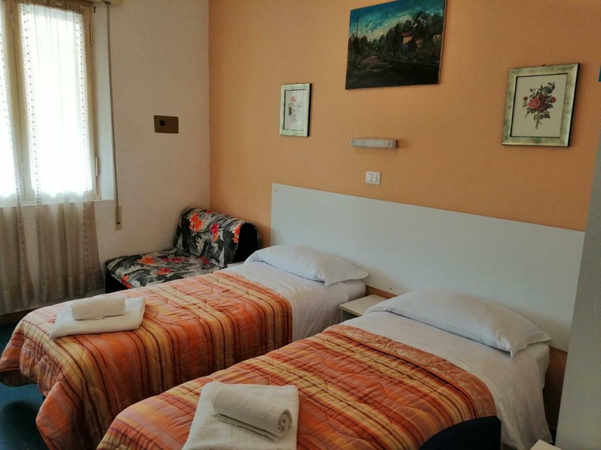 Hotel Manolita Ρίμινι Εξωτερικό φωτογραφία